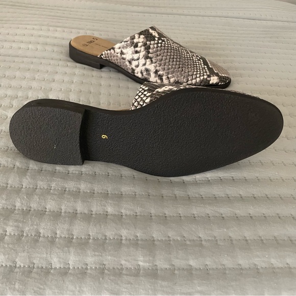 U. No. 5 Women’s Leather Snake Skin Mules - Picture 4 of 4